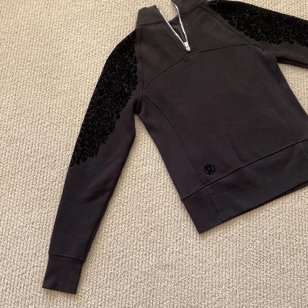 LULULEMON Scuba Floral Flock Pullover Half Zip *Special Edition Black 6 Like New